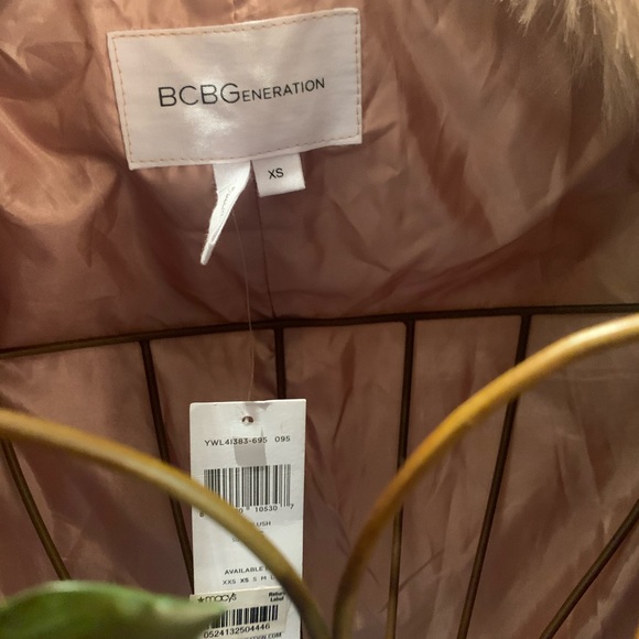 NWT BCBGEBERATION WOMEN FAUX FUR JACKET - Picture 6 of 6